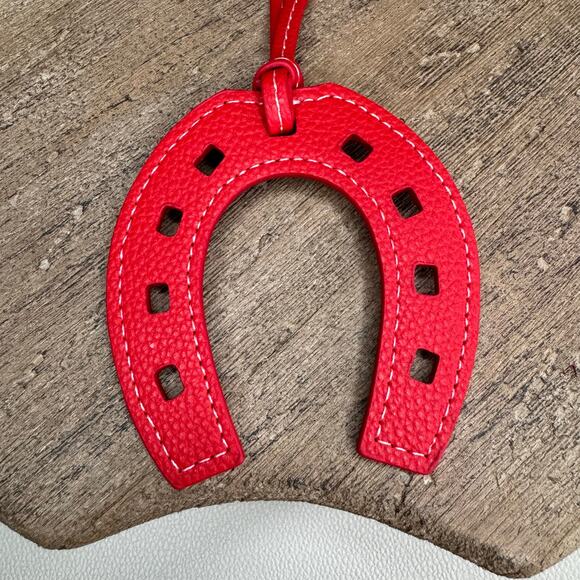 Red Horseshoe Purse Charm Western Bag Charm Red Keychain Horses NEW FAST SHIP - Picture 3 of 4